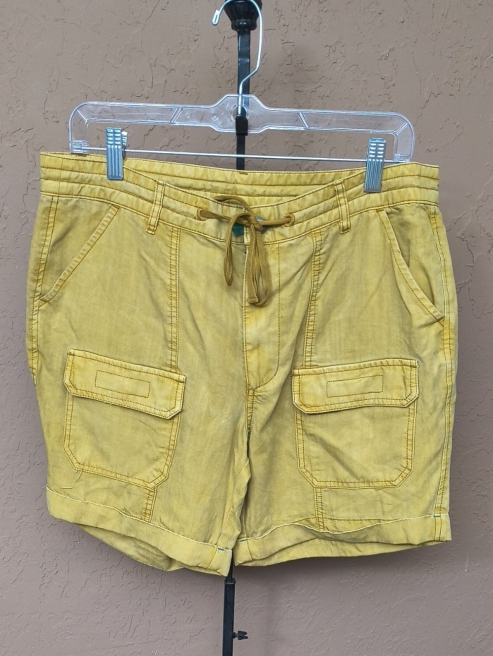 Sundance Women's Mustard Yellow Cargo Shorts with Drawstring Size 10